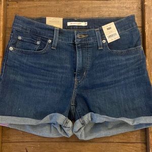 Women’s Levi mid length shorts NTW